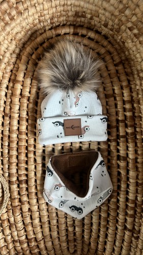 Zestaw Czapka pompon - autka retro ecru