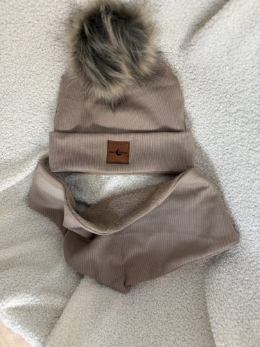 Zestaw Czapka pompon - cappuccino 